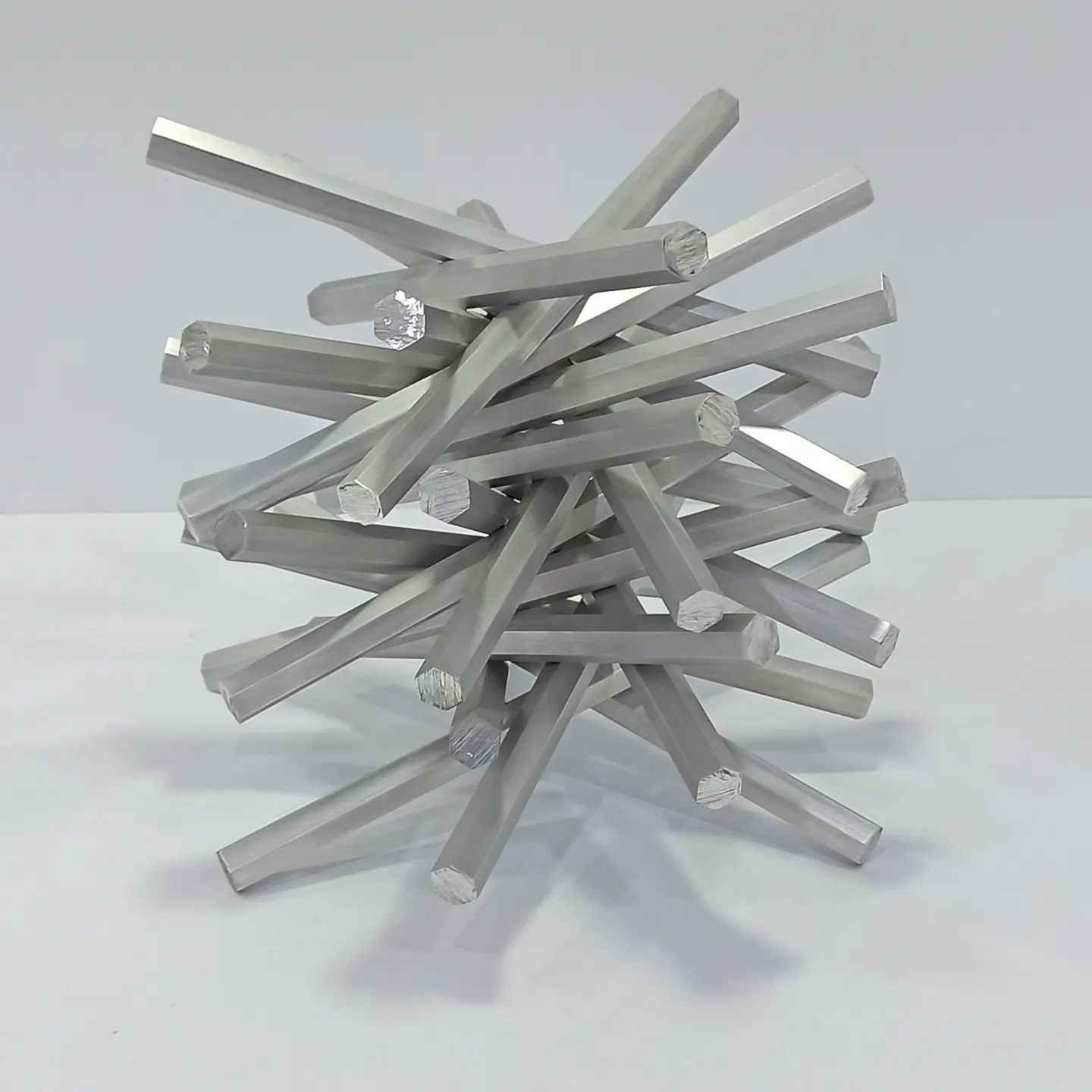 Escultura de aluminio 