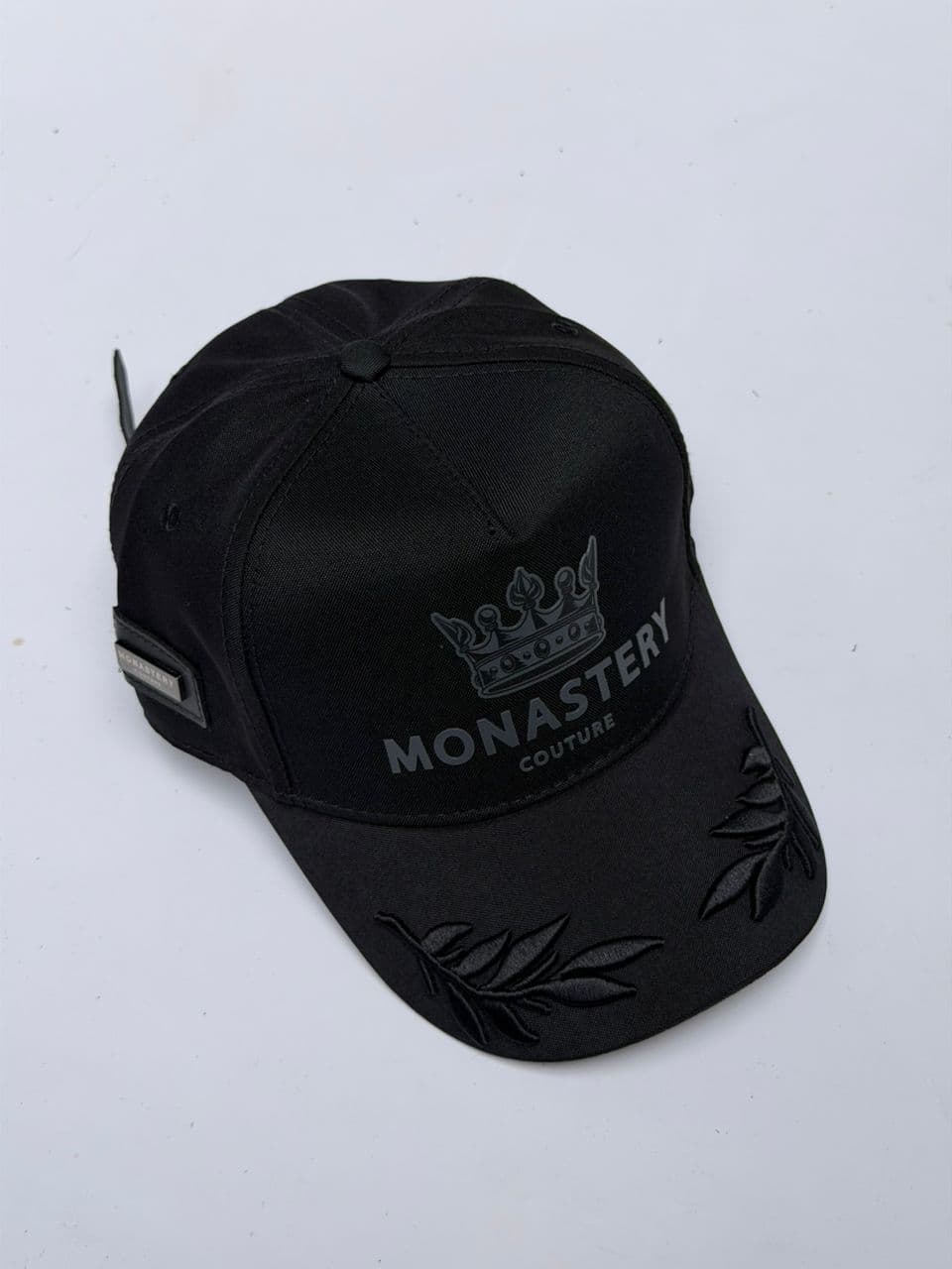 GORRA NEGRA MONASTERY