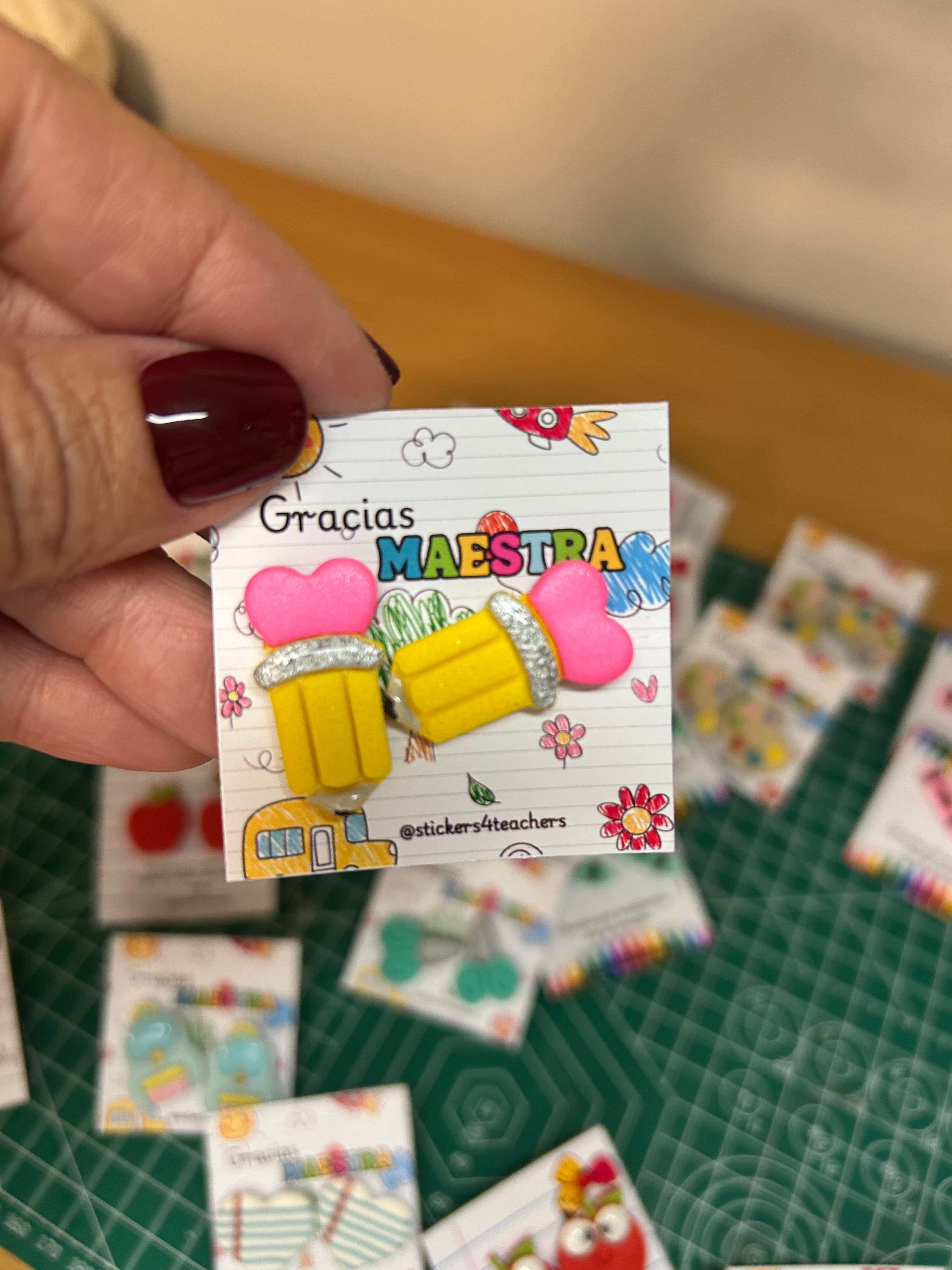 Stud Lápiz con Corazón
